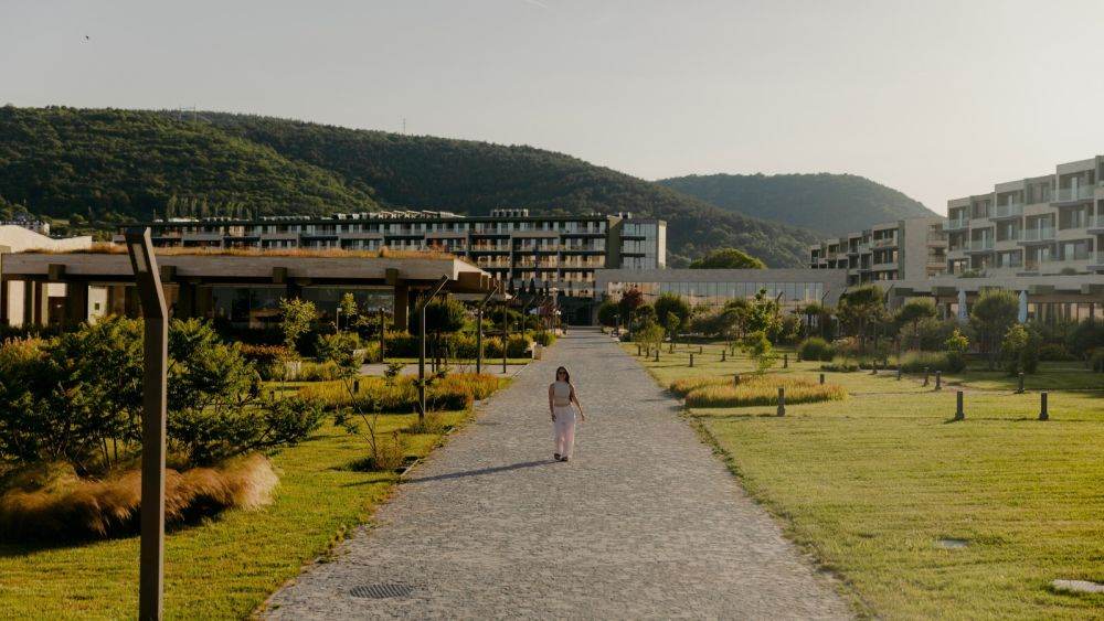 IRI Travel devine partener oficial al lanţului hotelier de top HVD